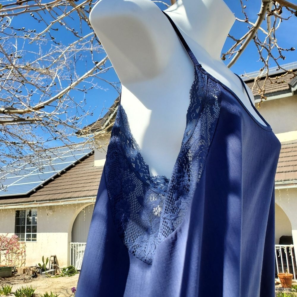 Soprano open back blouse - Picture 3 of 7